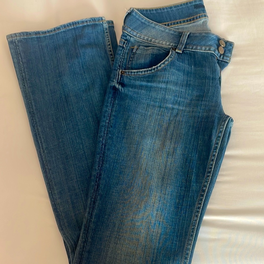 Low cut jeans